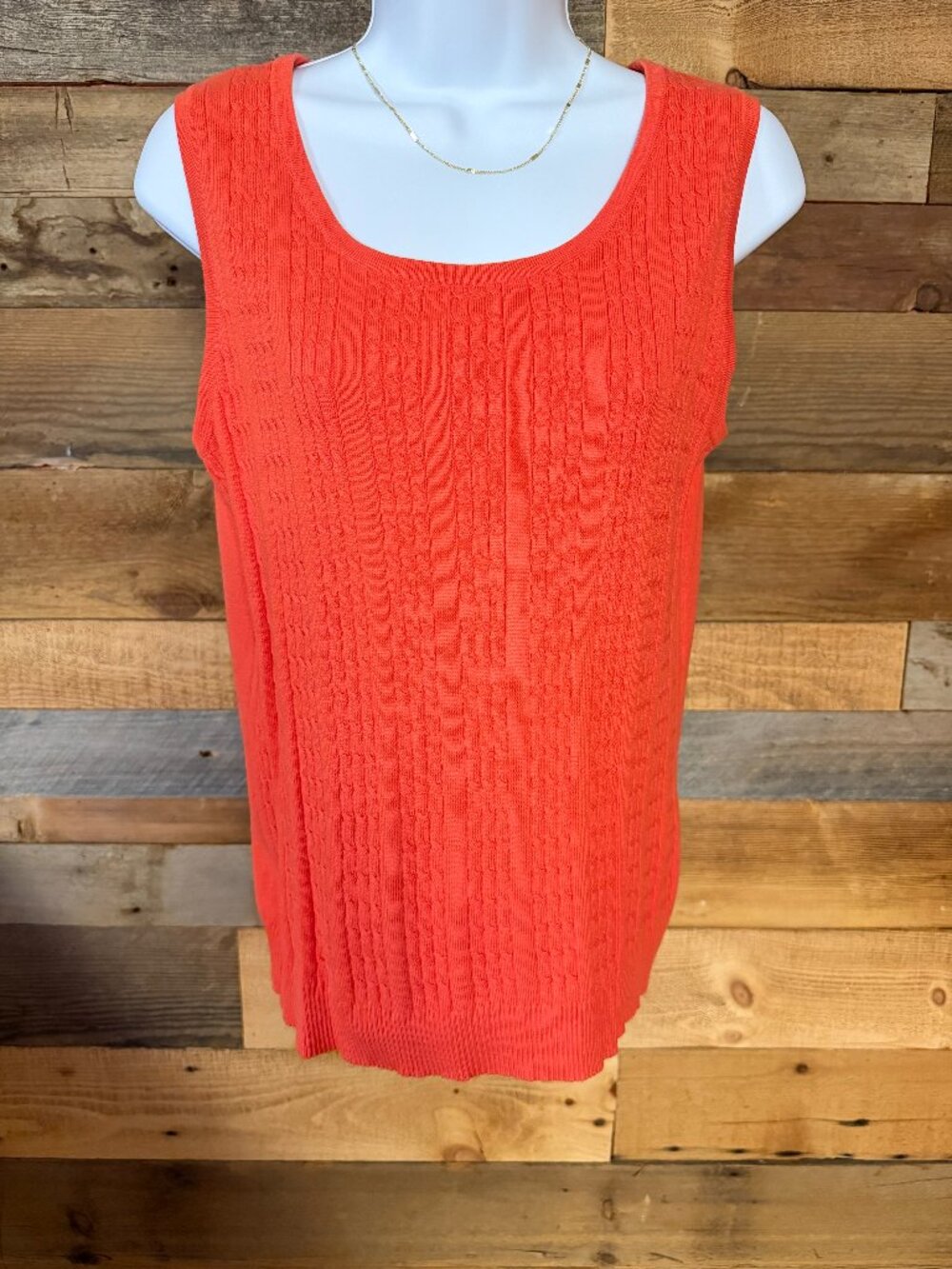 Linda Matthews Sweater Tank Top Large Creamy Orange Textured Knit Sleeveless
